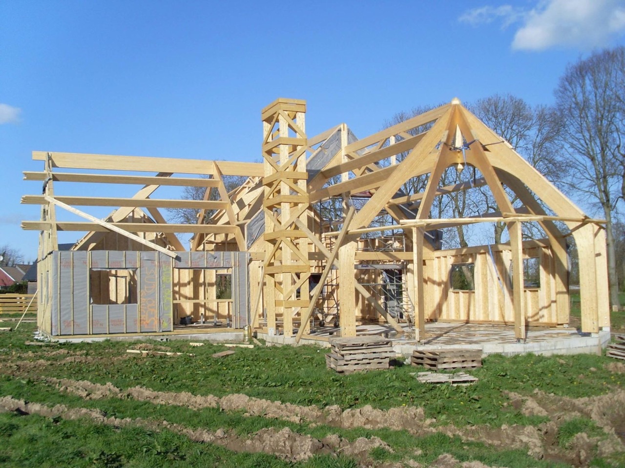 SPÉCIALISTE DU LAMELLÉ-COLLÉ et de la charpente EN HAUTE-NORMANDIE SARL DUHAMEL