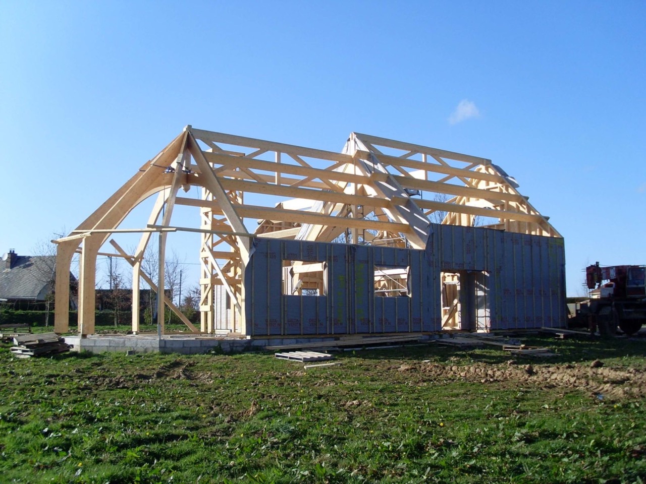 SPÉCIALISTE DU LAMELLÉ-COLLÉ et de la charpente EN HAUTE-NORMANDIE SARL DUHAMEL