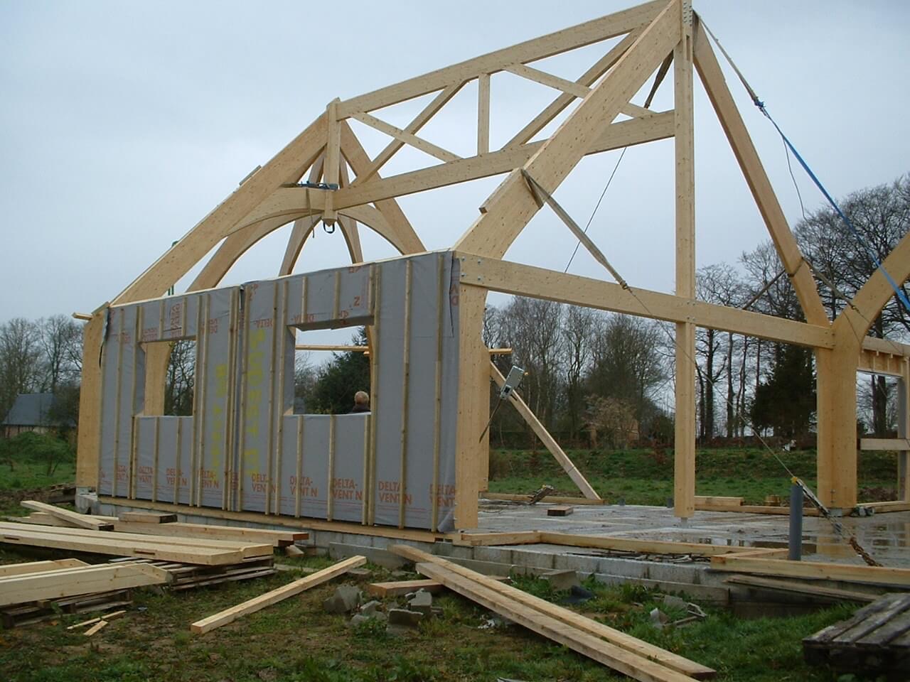 SPÉCIALISTE DU LAMELLÉ-COLLÉ et de la charpente EN HAUTE-NORMANDIE SARL DUHAMEL