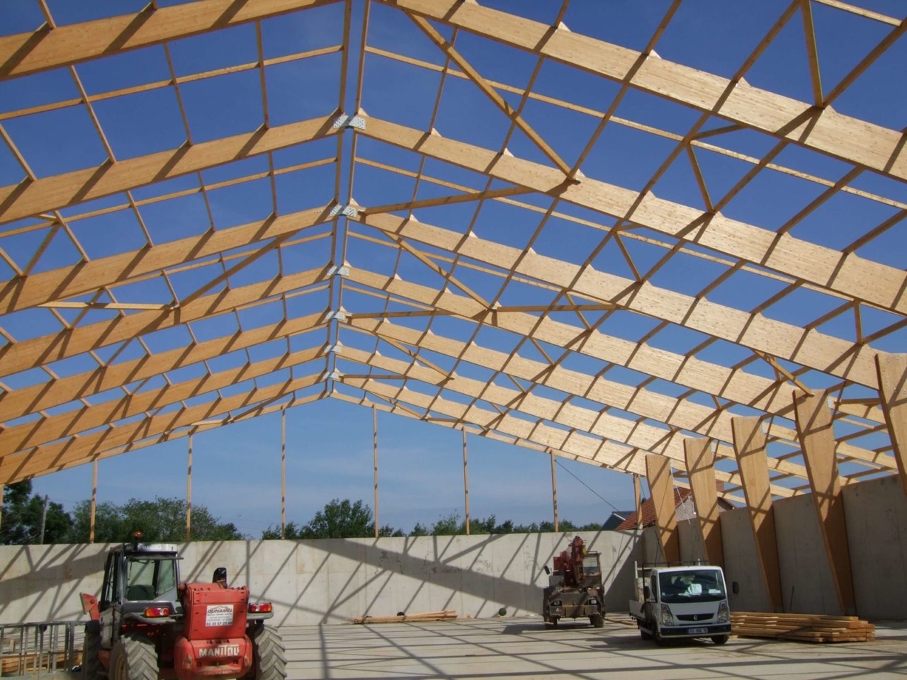 SPÉCIALISTE DU LAMELLÉ-COLLÉ et de la charpente EN HAUTE-NORMANDIE SARL DUHAMEL