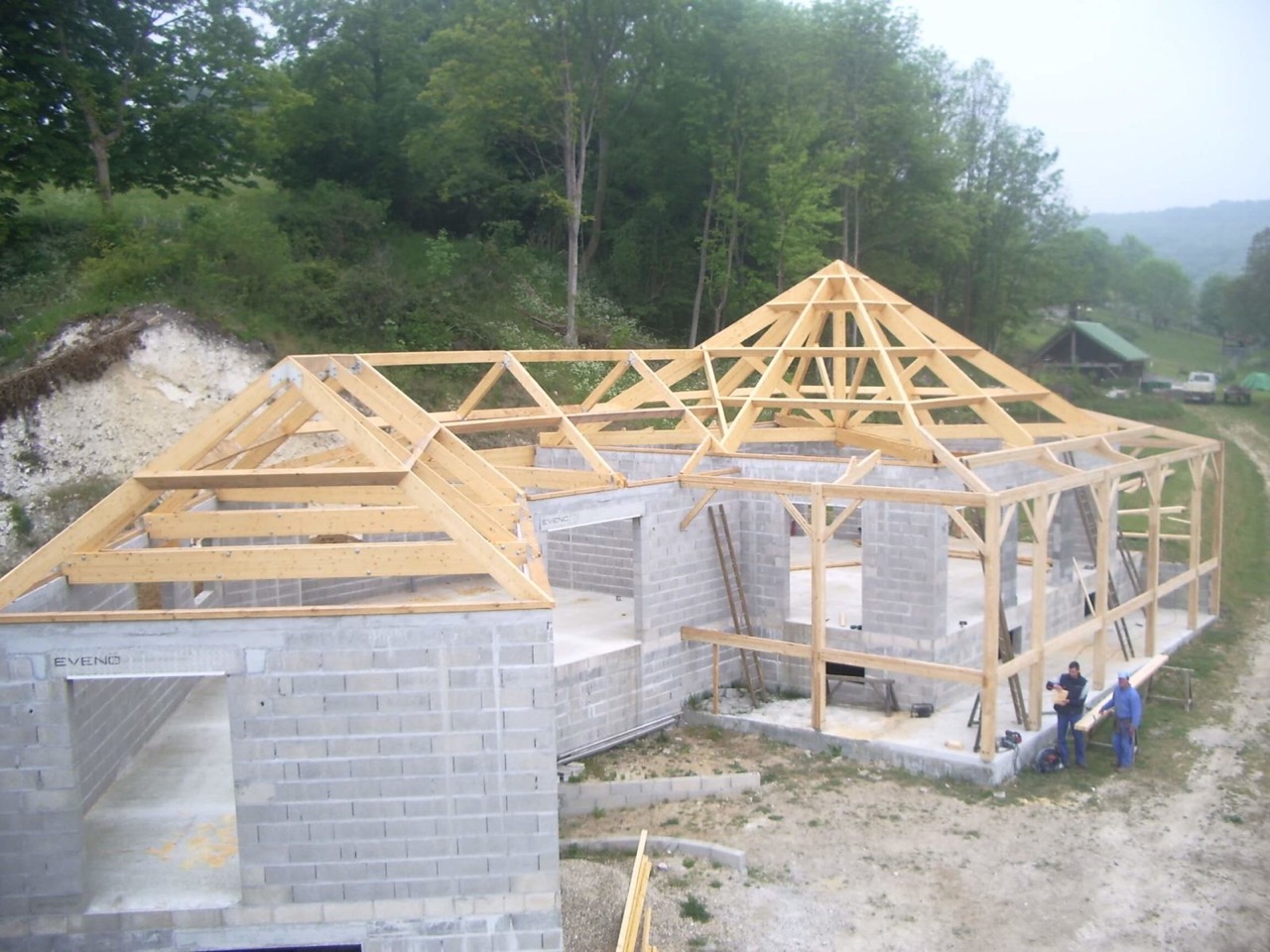 SPÉCIALISTE DU LAMELLÉ-COLLÉ et de la charpente EN HAUTE-NORMANDIE SARL DUHAMEL