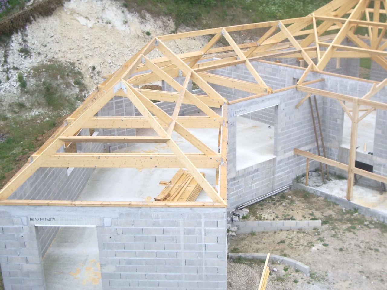 SPÉCIALISTE DU LAMELLÉ-COLLÉ et de la charpente EN HAUTE-NORMANDIE SARL DUHAMEL